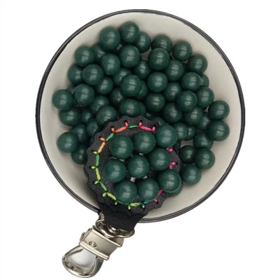 Segavärvilised magnetismiga mudapallid